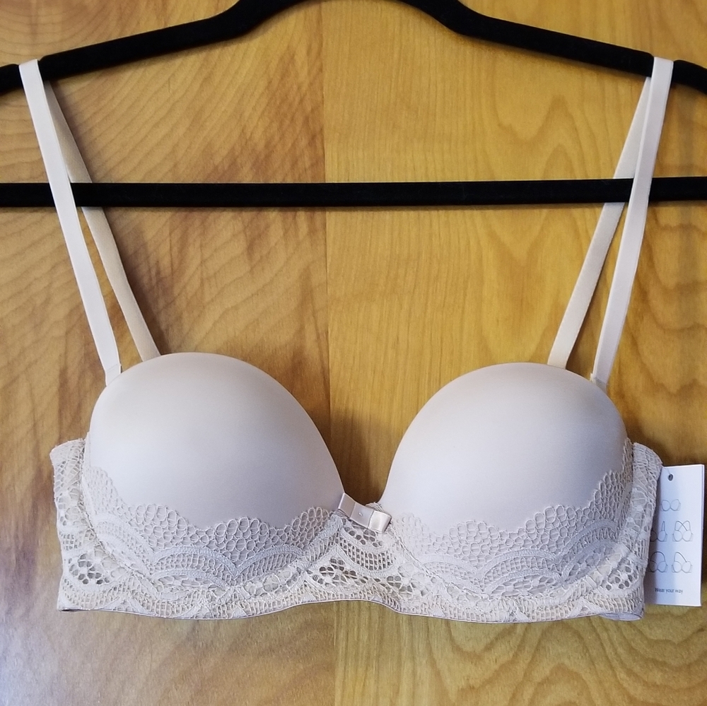 Convertible strapless bra